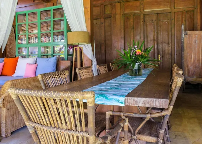 Chanteak Bali - Stone House 2 Bed & Breakfast 4*